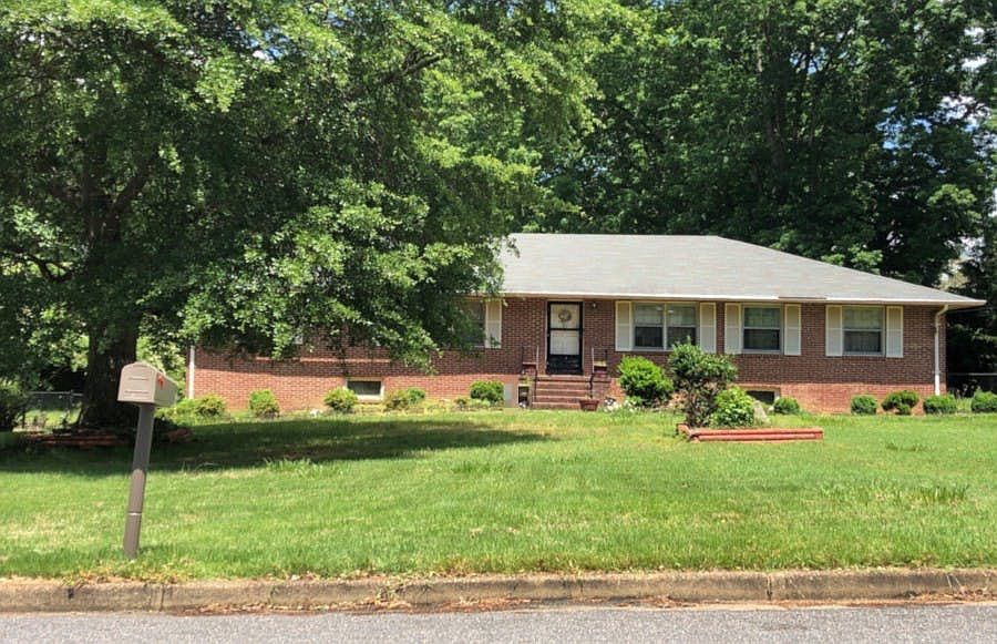 1st image of 700 Wales Dr
