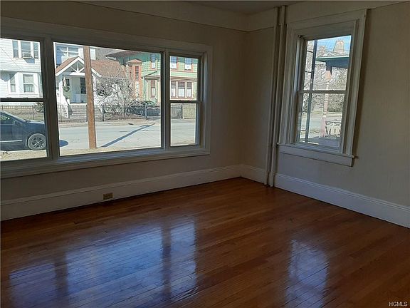 4th image of 19 Elizabeth St APT 1