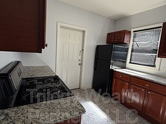 2nd image of 74 Park St #1