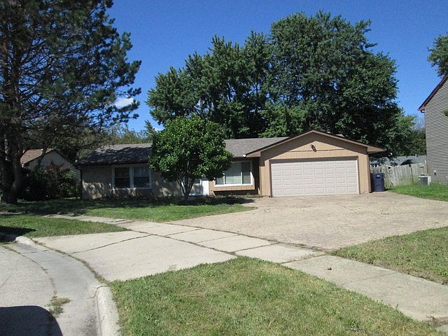 2nd image of 418 Lexington Dr