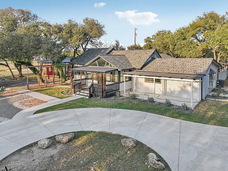 1739 Starwood Dr — Photo 9
