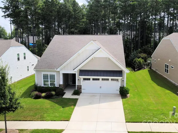 813 Botticelli Ct, Mount Holly, NC 28120