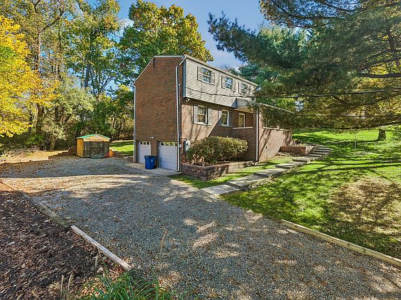 3rd image of 115 Shearer Rd