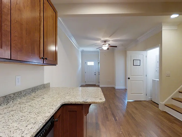 Forrest Edge Townhomes! - 4bd/4ba: Centrally Located! Upscale Student Living! — Photo 32