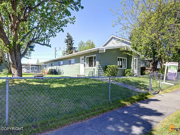 5th image of 712 Cedar St