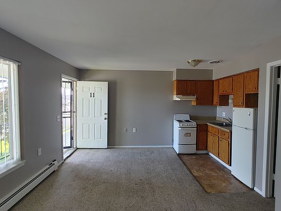 5th image of 15811 Harper Ave APT 11