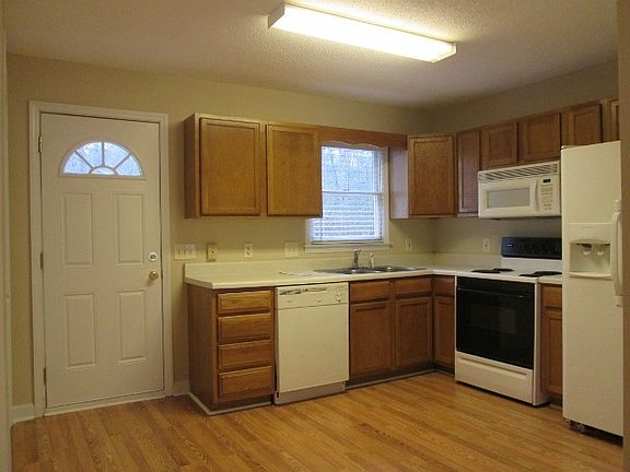 5th image of 504 Tuscany Pl