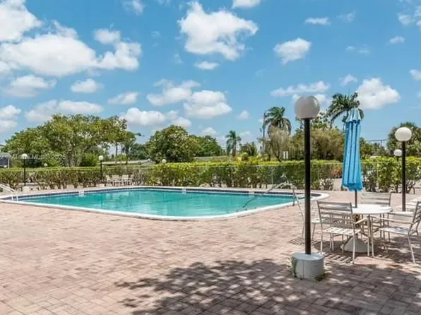 6505 Winfield Blvd, Margate, FL
