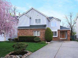 4 Malanga Ct, Scotch Plains, NJ 07076