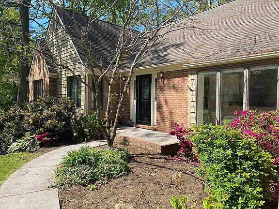 3rd image of 3014 Lancaster Dr