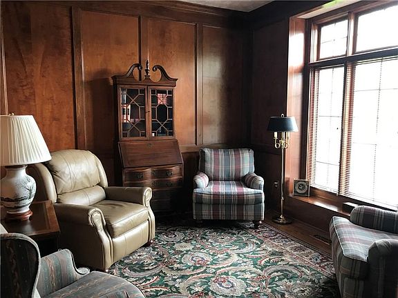 5th image of 2394 Black Oak Dr