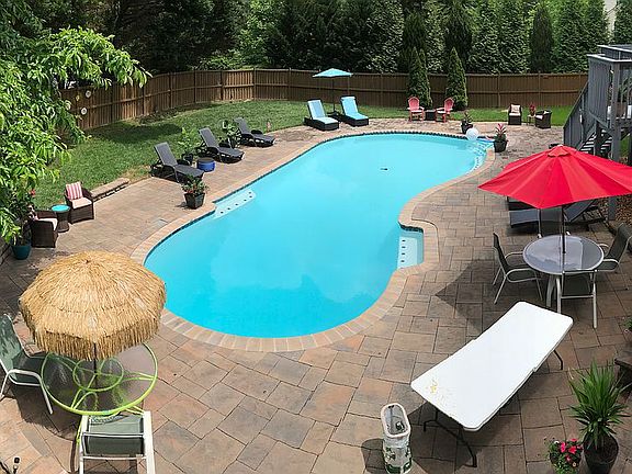 2nd image of 9710 Chapel Oak Dr