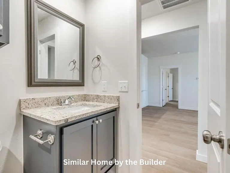 1704 Highland Loop — Photo 32