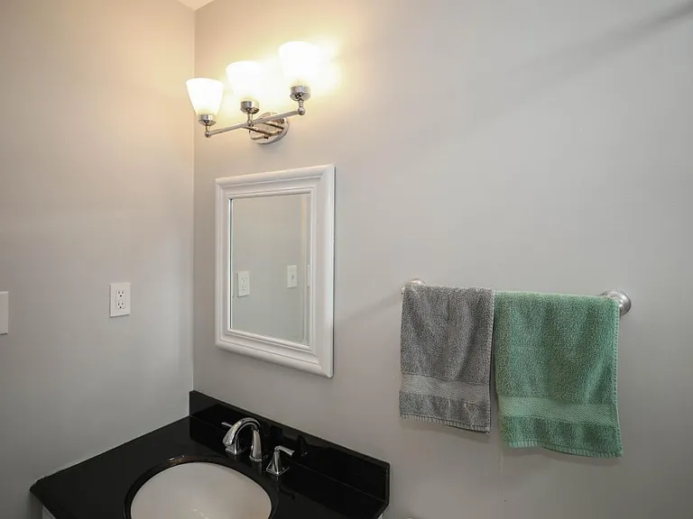 1822 Vernon St NW #302 — Photo 15
