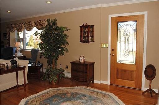 2nd image of 3 Drury Ln