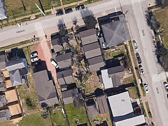 2nd image of 3705 Winnie St