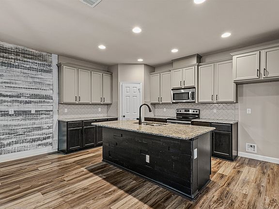 4th image of 797 Sycamore Trl