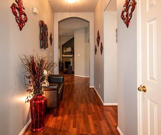 Nice extend foyer to Living area