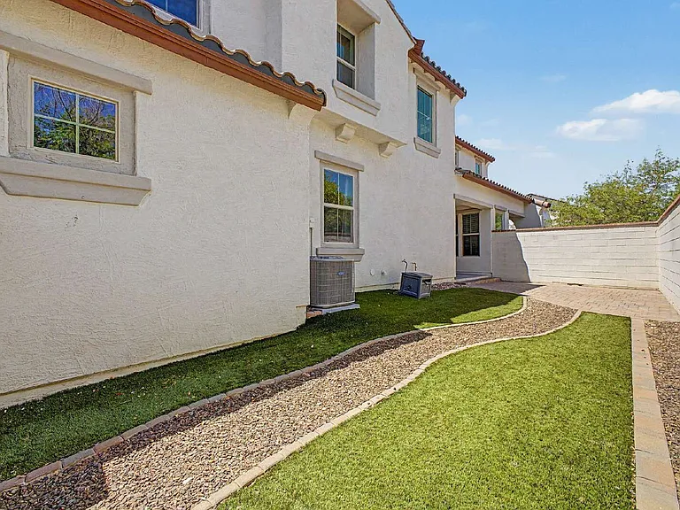 20515 W Maiden Ln — Photo 40