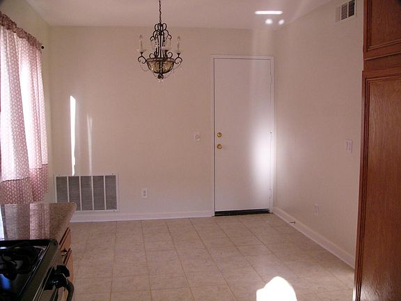 4th image of 39513 Cedar Cir