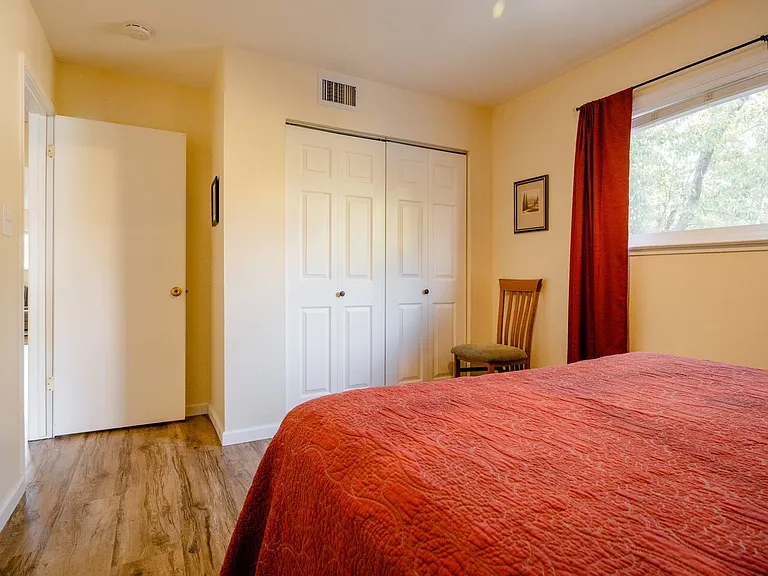 271 Sharp Cir #4 — Photo 9