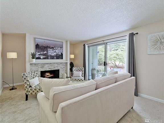 4th image of 4727 W Lake Sammamish Pkwy SE APT B103
