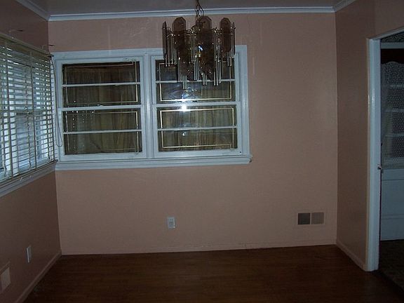 5th image of 290 Lee Ave