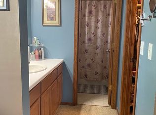 2122 Atlanta St, Grand Island, NE 68803