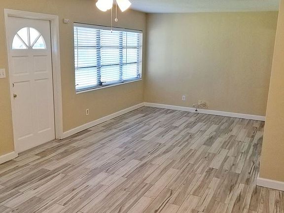 4th image of 776 85th Ave N
