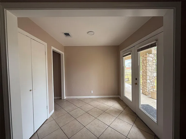 5850 Dacy Ln — Photo 8