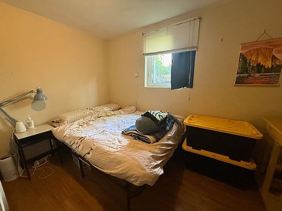 3rd image of 606 E Elm St #1