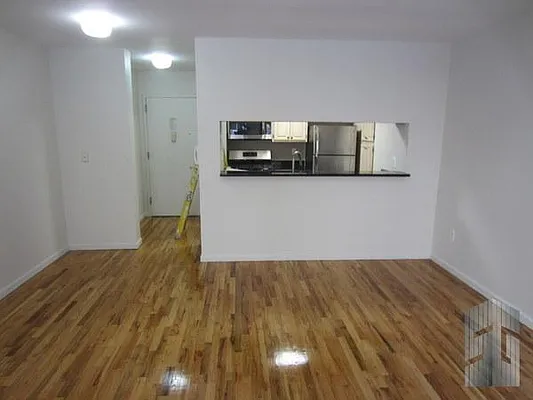 Rented by Skyline Group Real Estate | media 32