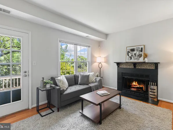 2811 S Woodrow St #A, Arlington, VA 22206