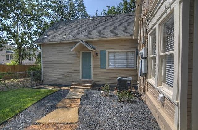 1st image of 2713 Lubbock Ave #B