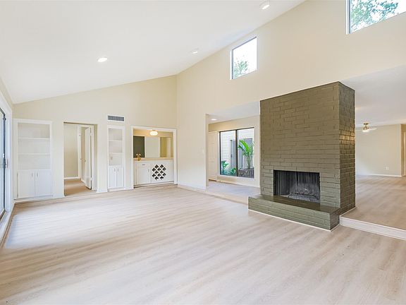 4th image of 10727 Villa Lea Ln