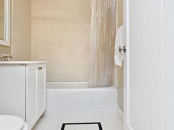 5th image of 400 E 51st St APT 3F