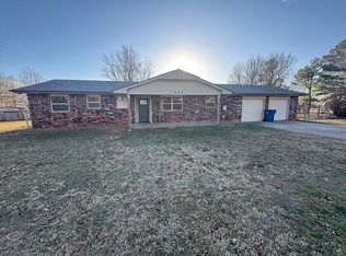 1924 Hilltop Cir, Newcastle, OK 73065