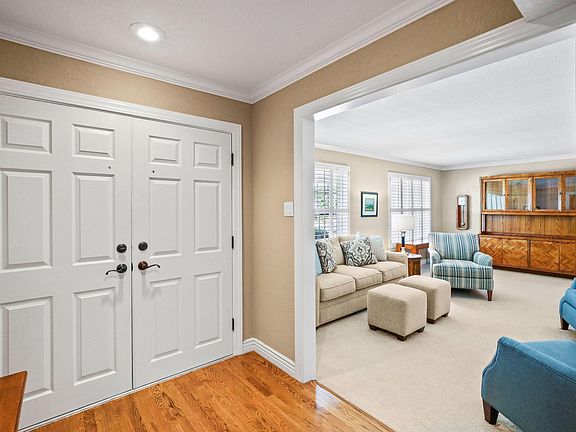 4th image of 10217 Buckwood Dr