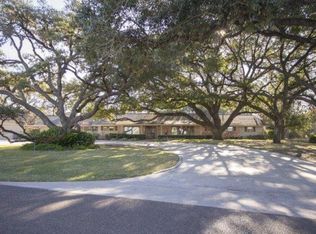 13 Spring Creek Rd, Victoria, TX 77904