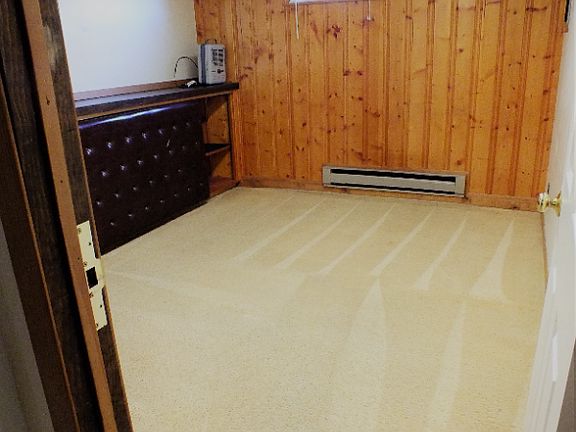 4th image of 1601 W College St #3