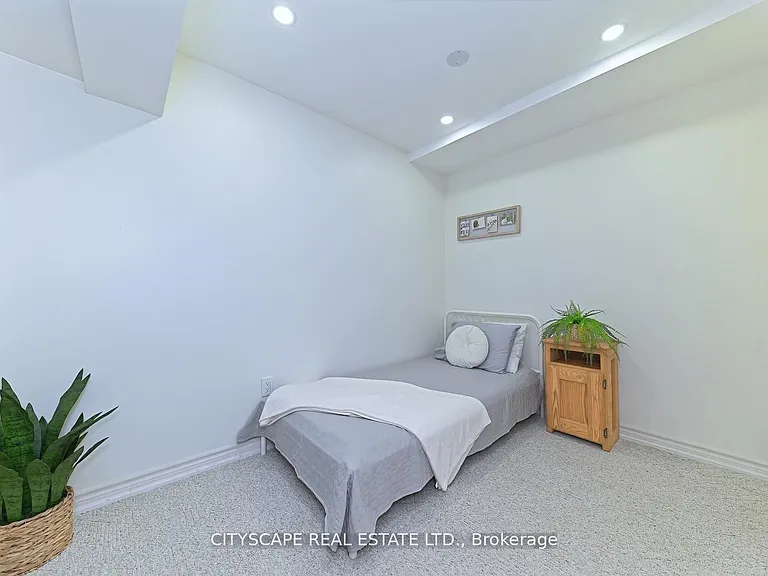 354 Plains Rd W — Photo 28