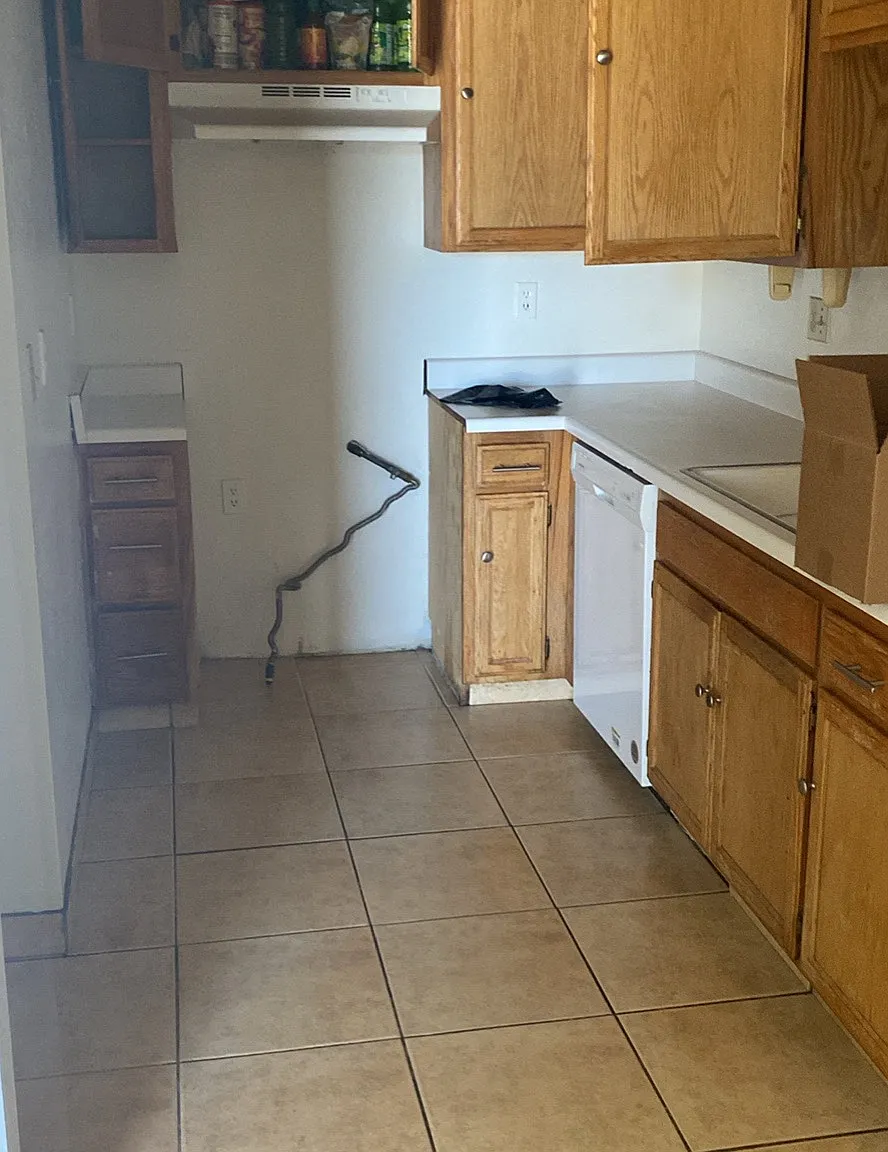 1 bed, 1100 sqft, $1,000 — Photo 2