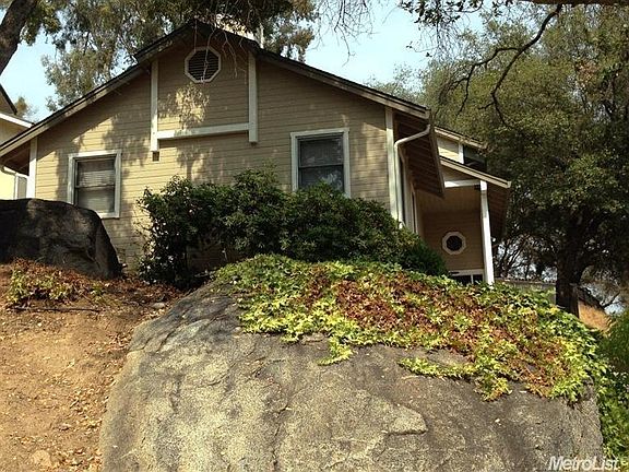 3rd image of 3829 N Lakeshore Blvd