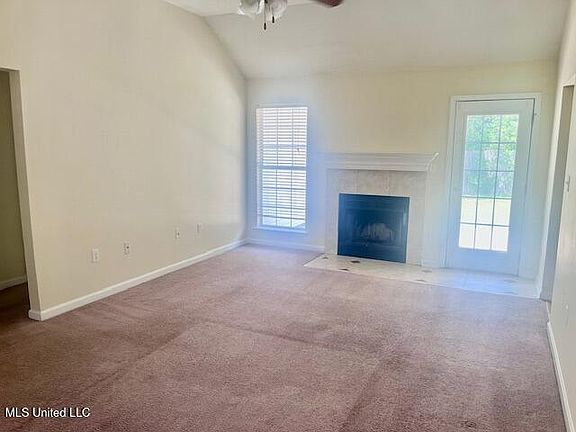 3rd image of 12350 White Oak Ct