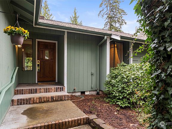 5th image of 8208 179th Avenue E