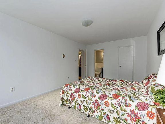 5th image of 4390 Lorcom Ln APT 204