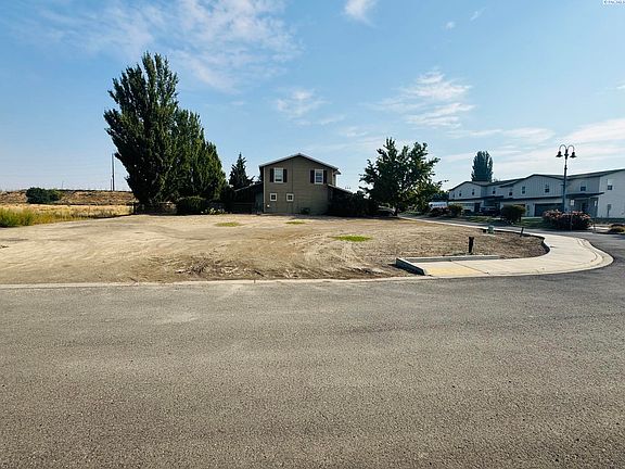 2nd image of 800 Fountain Blvd