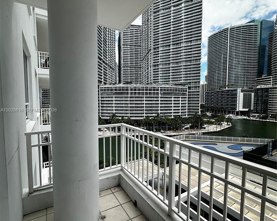 1st image of 801 Brickell Key Blvd APT 906