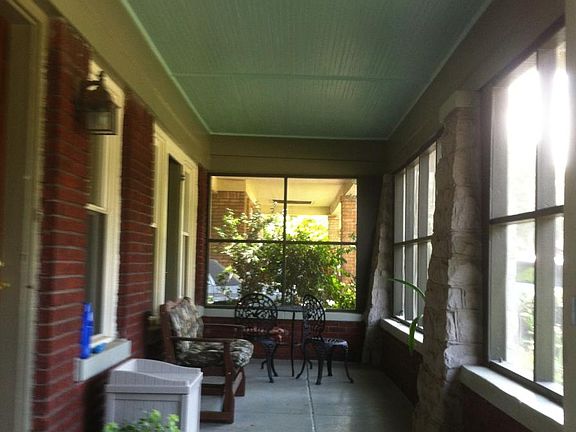 3rd image of 476 N Willett St