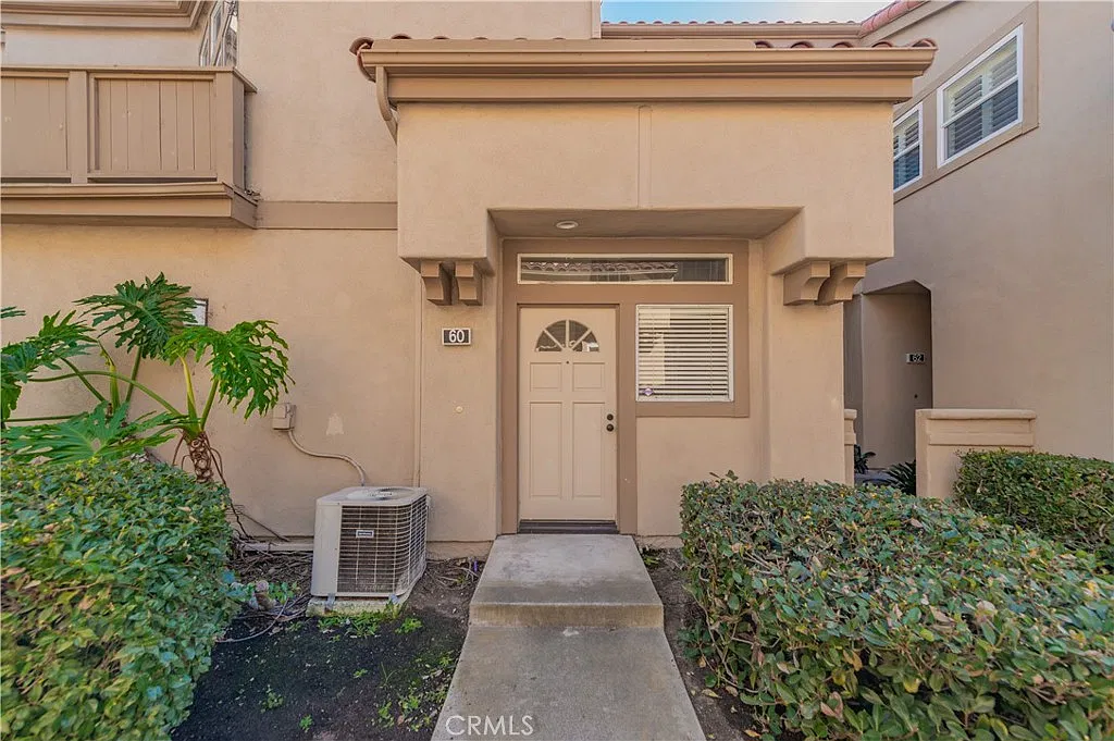 2 bed, 1197 sqft, $3,300 — Photo 2
